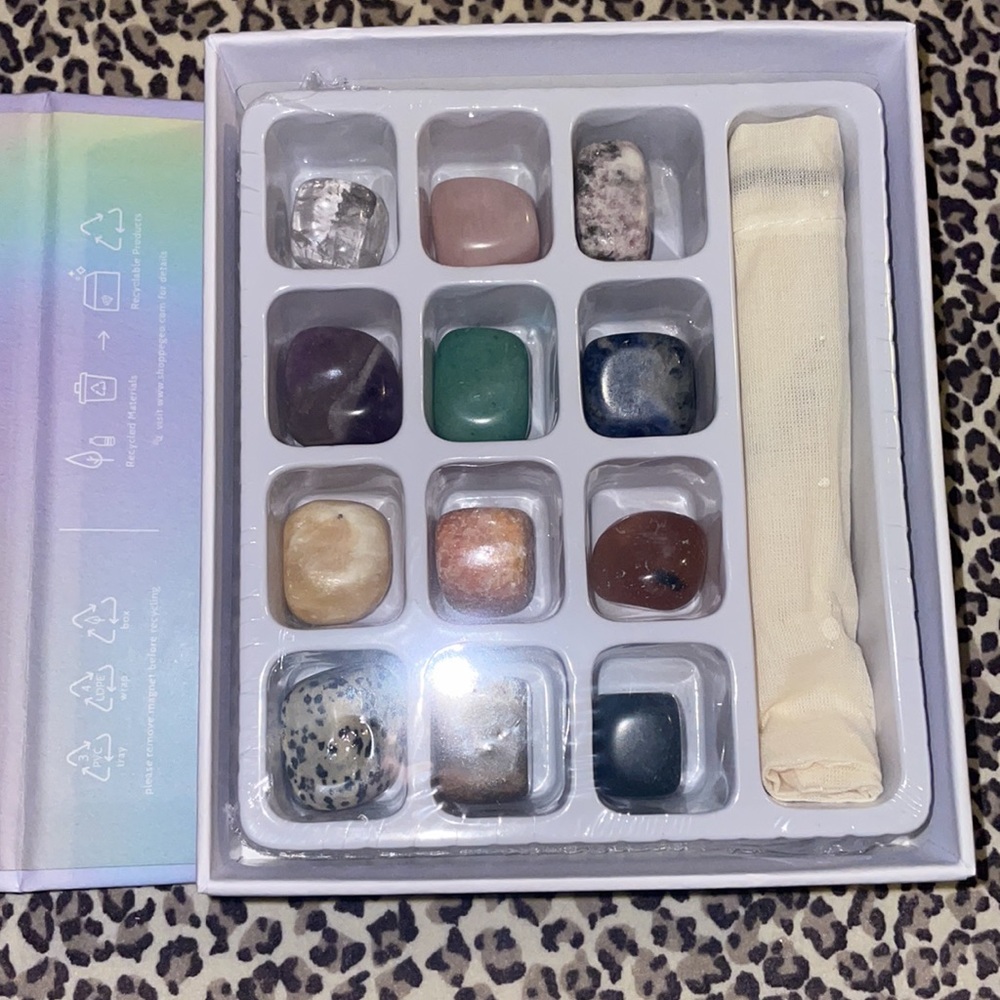 Crystal set 💜 - Picture 2 of 5
